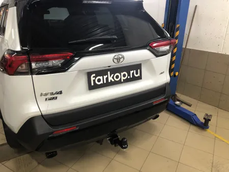 Фаркоп Berg для Toyota RAV4 2019- F.5717.002 в Ростов-на-Дону